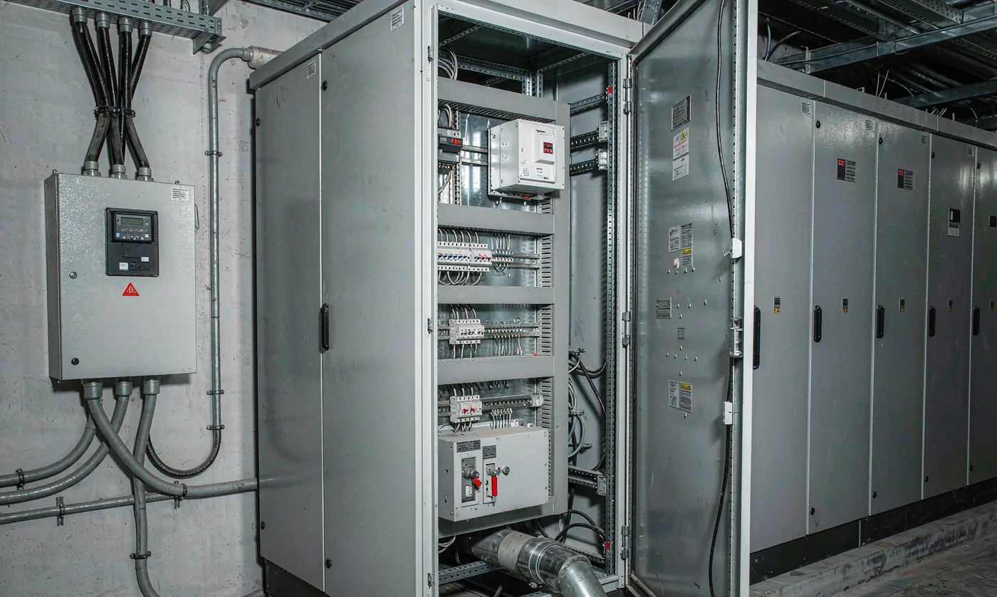 Switchroom meters that set the tariff behind a solar payback calculation